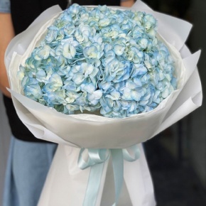 Букет из 5 голубых гортензий в Долгопрудном