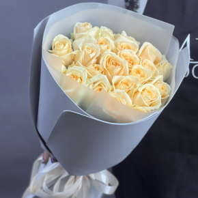 Букет из 25 роз Аваланж (50 см) в Долгопрудном