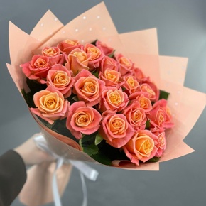 Букет из 25 роз Мисс Пигги (50 см) в Долгопрудном