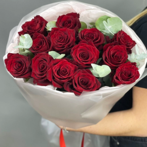 Букет из 13 роз Эквадор Эксплорер (60 см) в Долгопрудном