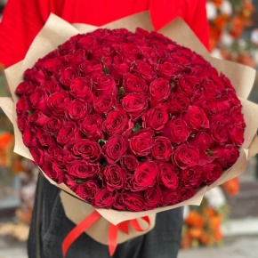 Букет 101 красная роза Кения (50 см) в Долгопрудном