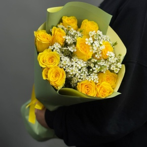 Букет "Нотка счастья" из лимонных роз и хамелациума (40 см) в Долгопрудном