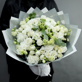 Букет "Маскарпоне" из роз, диантусов, эустом и гиперикума в Долгопрудном