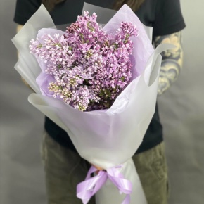 Букет из 9 веток ароматной сирени в Долгопрудном