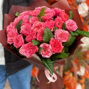 Букет из 25 махровых пионовидных роз Риджентс парк  (60 см) в Долгопрудном