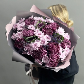 Букет "Виолетта" из хризантем Бигоуди, лимониума, брассики и кустовых хризантем в Долгопрудном