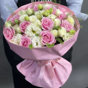 Букет "Нежное признание" из роз и эустом в Долгопрудном