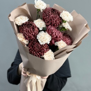 Букет из хризантем Бигоуди и диантусов в Долгопрудном