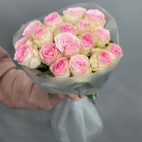 Букет из 17 роз Кения (40 см) в Долгопрудном