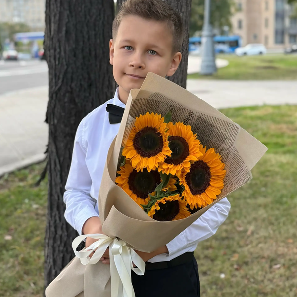 Букет из 5 подсолнухов в Долгопрудном