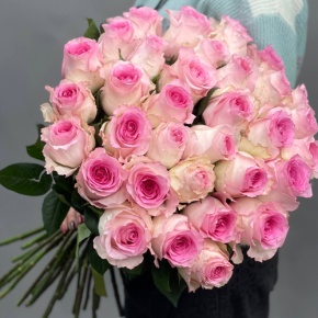 Букет 25 пионовидных роз Эквадор (60 см) в Долгопрудном