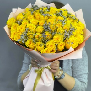 Букет из 51 лимонной розы с лимониумом в Долгопрудном