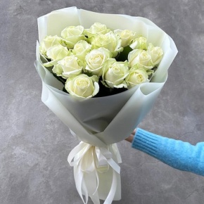 Букет "Умка" из 15 белых роз (50 см) в Долгопрудном