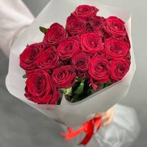 Букетик из 15 красных роз (60 см) в Долгопрудном