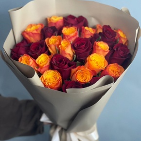 Букет из 25 Кенийских роз микс (40 см) в Долгопрудном