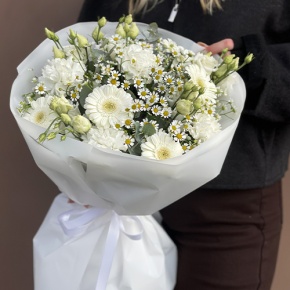 Букет "Вера и надежда" из ромашек, гербер, эвкалипта, диантусов и эустом в Долгопрудном