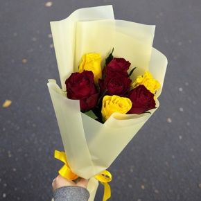 Букет из 7 Кенийских роз (40 см) в Долгопрудном