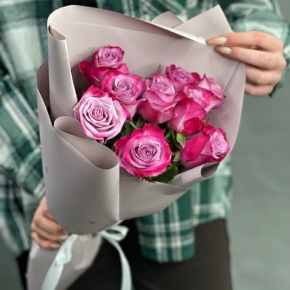 Букет "Сесилия" из 9 фиолетовых роз кения (40 см) в Долгопрудном