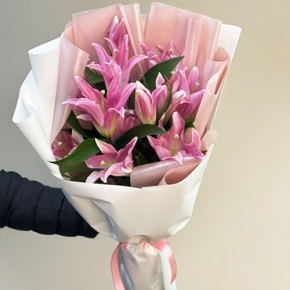 Монобукет из 9 ароматных розовых лилий в Долгопрудном