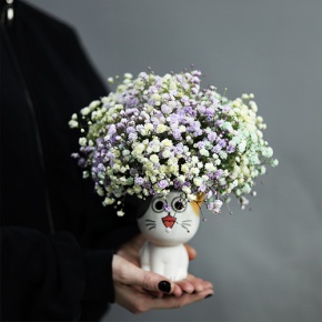 Композиция из гипсофил в керамическом кашпо в Долгопрудном