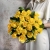 Букет из 25 лимонных роз с рускусом (40 см) в Долгопрудном