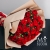 Букет 15 кустовых красных роз в Долгопрудном