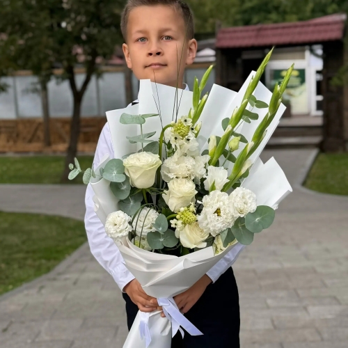 Букет на 1 сентября с гладиолусами, розами, эустомой и орнитогалумом в Долгопрудном