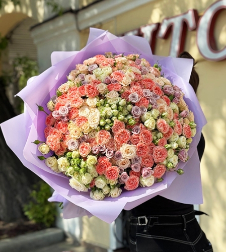 Букет из 101 кустовой розы микс в Долгопрудном